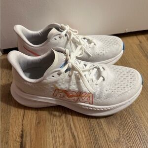 Hoka Mach 6 sneakers